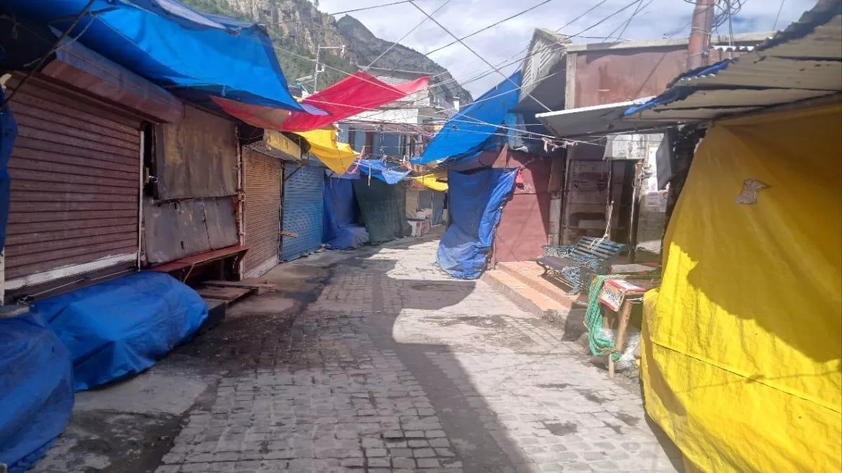 Uttarakashi Cloudburst : गंगोत्री धाम में पसरा सन्नाटा, धराली आपदा से यात्रा और कारोबार ठप!