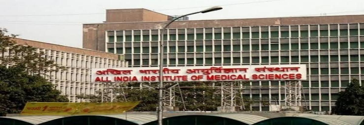 Delhi : एम्स में सीनियर डॉक्टर पर जानलेवा हमला, गुस्साए कार ड्राइवर ने तीन बार मारी टक्कर, FIR दर्ज