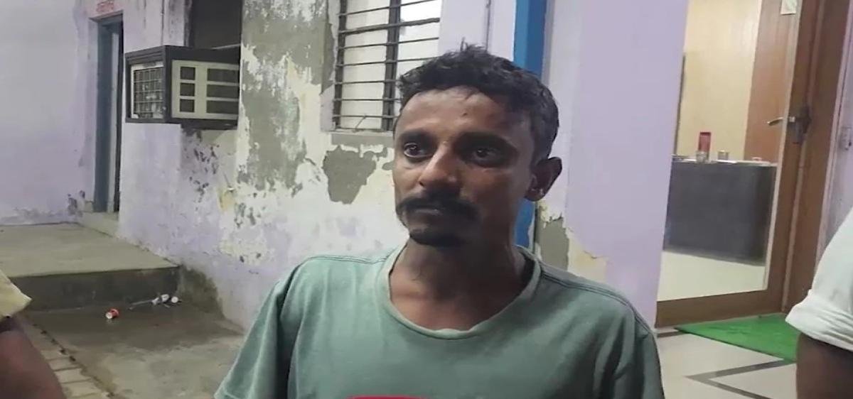 मथुरा में युवक ने सीएम योगी को दी जान से मारने की धमकी, पुलिस पर चलाई गोली, तीन घंटे बाद गिरफ्तार