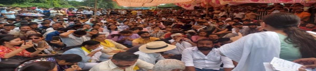 UKSSSC पेपर लीक विवाद: सरकार ने बनाई SIT, अभ्यर्थियों का धरना नहीं थमा
