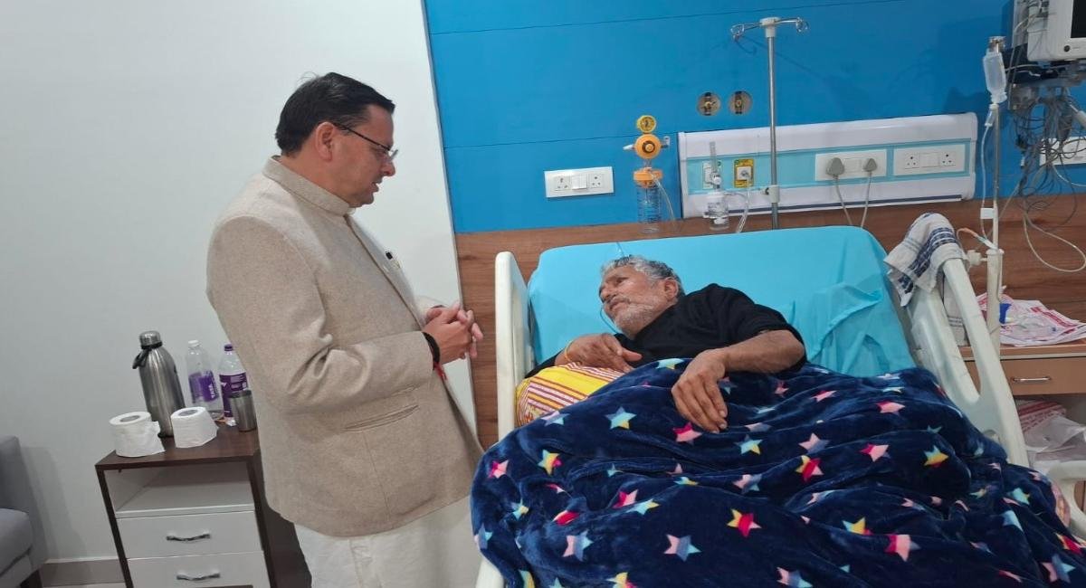 यूकेडी के वरिष्ठ नेता दिवाकर भट्ट से मिलने अस्पताल पहुंचे सीएम धामी, जाना हालचाल