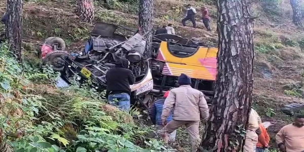 Uttarakhand Bus Accident : उत्तराखंड में दर्दनाक हादसा, यात्रियों से भरी बस खाई में गिरी, 5 की मौत!
