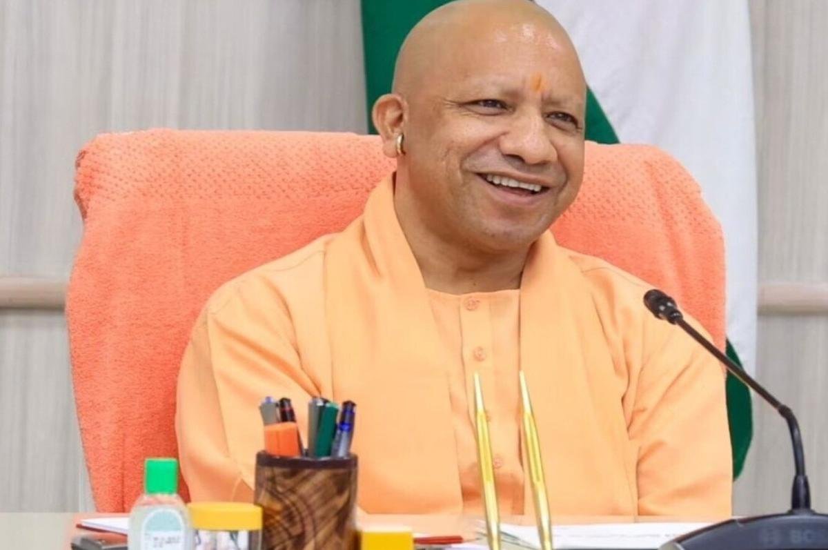 किसान सम्मान दिवस 2025: सीएम योगी ने किसानों की मेहनत को किया नमन, ट्रैक्टर वितरण से लेकर MSP तक बड़ी घोषणाएं