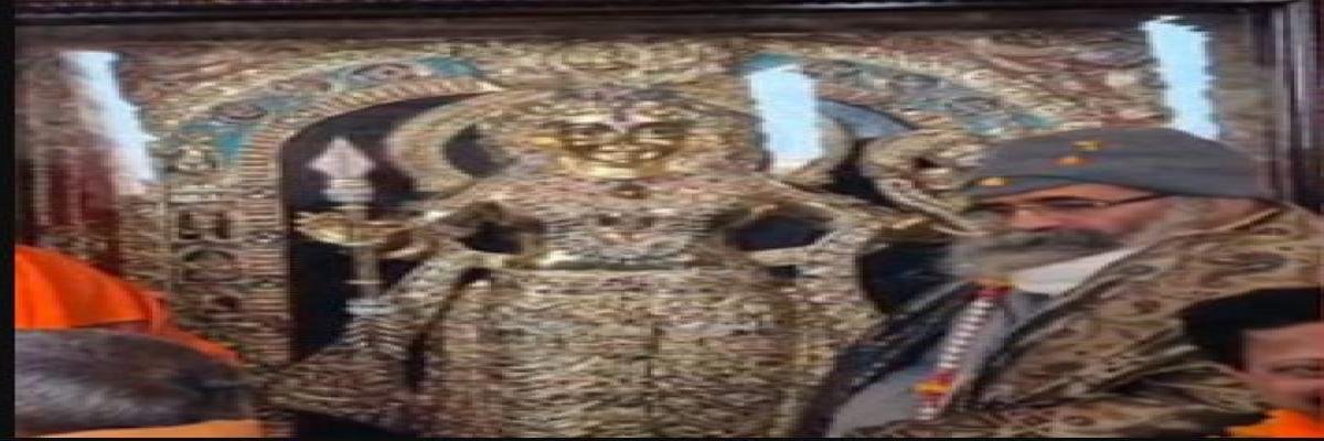 राम मंदिर में श्रद्धा का उत्सव, स्वर्ण-रत्नजड़ित श्रीराम प्रतिमा की स्थापना