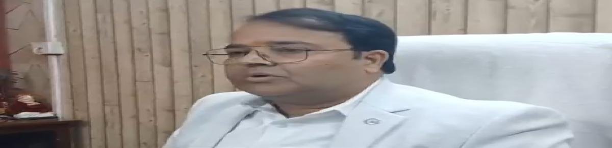 शंकराचार्य की टिप्पणी से आहत अयोध्या के डिप्टी कमिश्नर का इस्तीफा