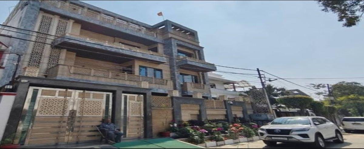 लखनऊ में बहुजन समाज पार्टी विधायक उमाशंकर सिंह के घर आयकर छापा