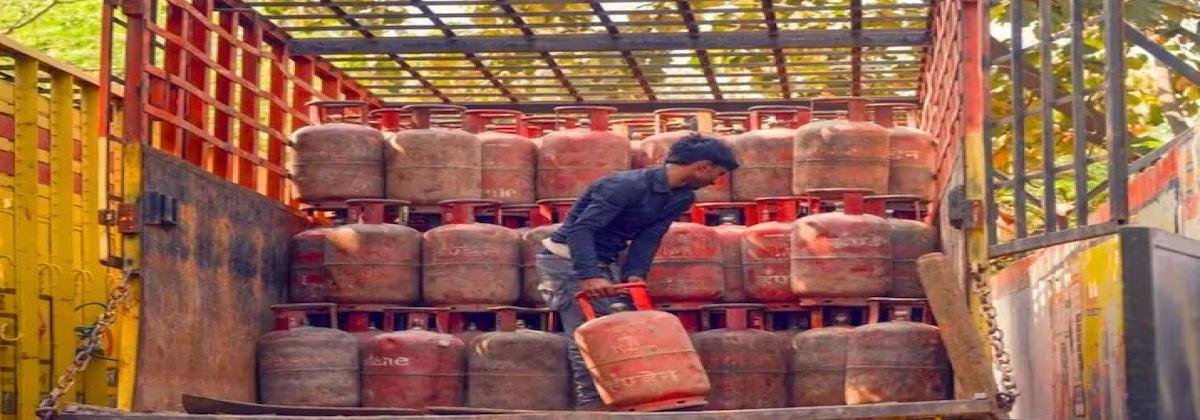 उत्तराखंड में LPG कालाबाजारी पर बड़ी कार्रवाई, 280 जगह निरीक्षण, 74 सिलिंडर जब्त