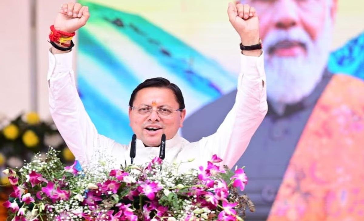 चार साल बेमिसाल: सीएम पुष्कर सिंह धामी ने परेड ग्राउंड से कार्यक्रम का किया शुभारंभ