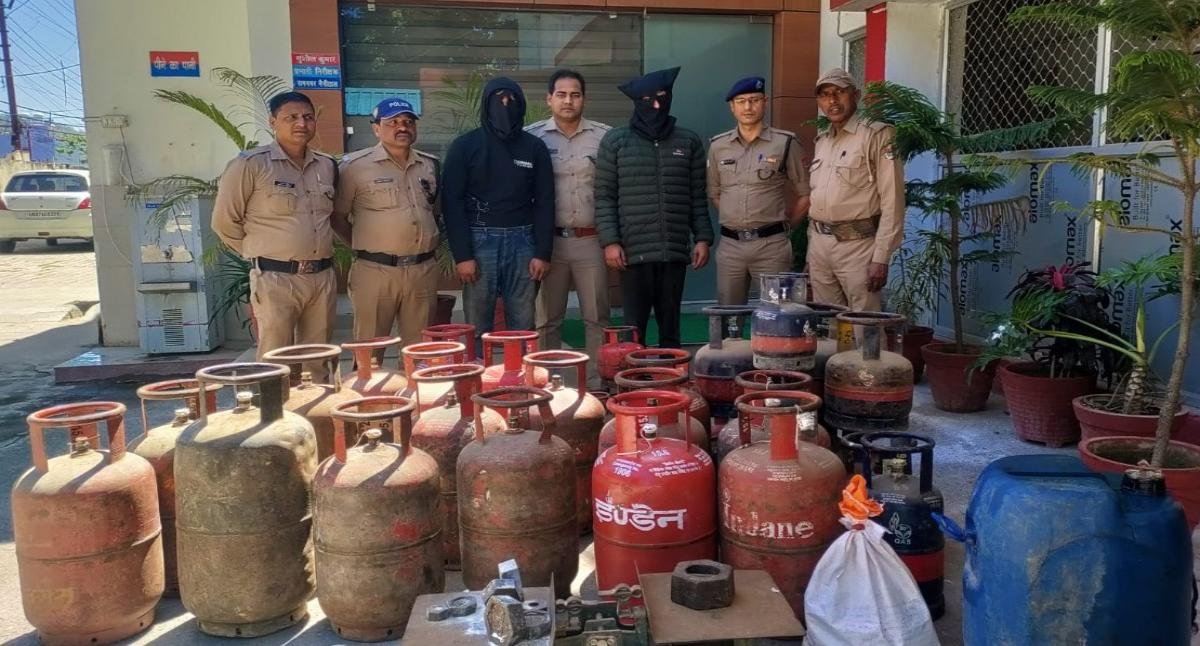 रामनगर में गैस सिलेंडर कालाबाजारी का खुलासा, अवैध रिफलिंग गैंग का भंडाफोड़