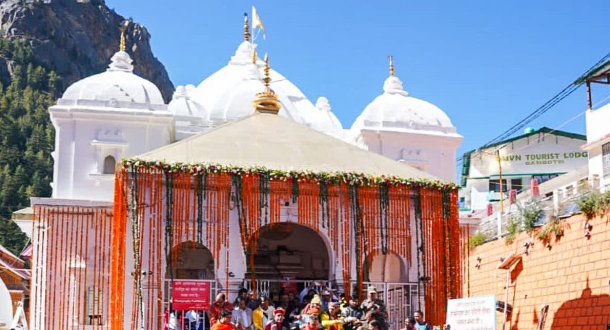 चारधाम यात्रा 2026 शुरू: गंगोत्री-यमुनोत्री के कपाट खुले, पीएम मोदी के नाम पहली पूजा