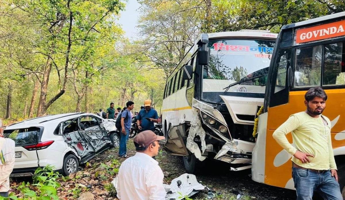 ऋषिकेश-देहरादून मार्ग पर बड़ा सड़क हादसा: काली मंदिर के पास दो बसों की टक्कर, कई घायल