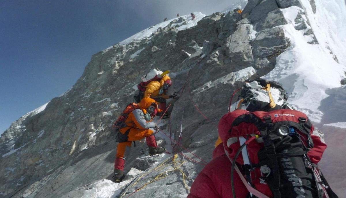 Mount Everest पर ही रहेगा Arun Kumar Tiwari का शव, परिवार ने बताया धार्मिक कारण