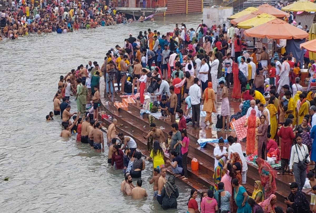 निर्जला एकादशी 2026: हरिद्वार में उमड़ा आस्था का सैलाब, हर की पैड़ी पर लाखों श्रद्धालुओं ने लगाई गंगा में डुबकी