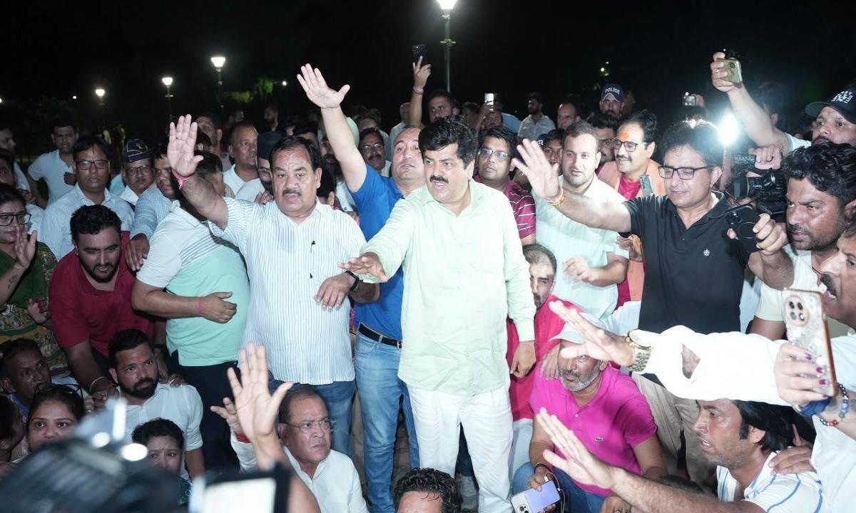 राहुल गांधी की रैली से पहले देहरादून में हाई-वोल्टेज ड्रामा, प्रशासन ने नहीं दी अनुमति तो बदला वेन्यू