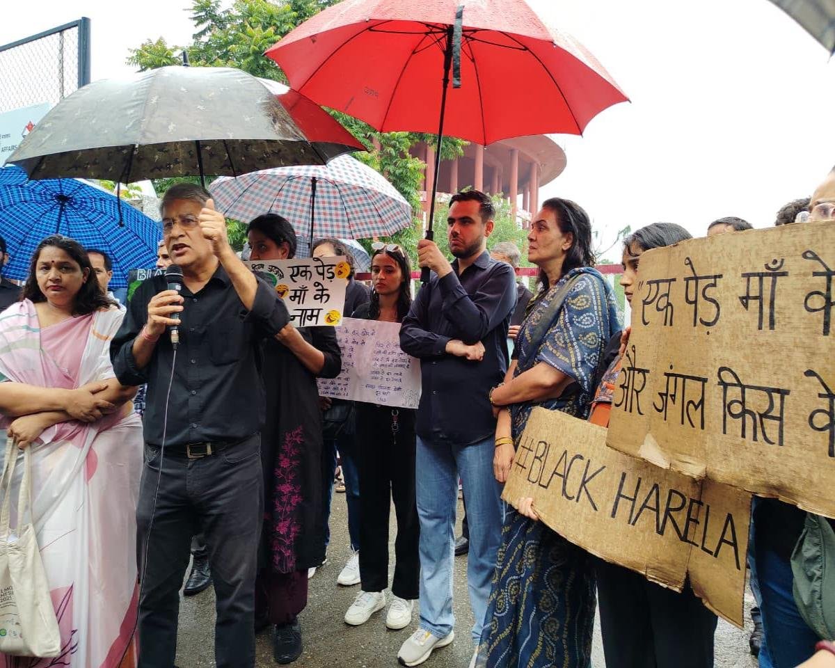 उत्तराखंड में आज लोकपर्व हरेला का उत्साह तो ऋषिकेश भानियावाला में पर्यावरण प्रेमियों ने मनाया 'Black Harela '