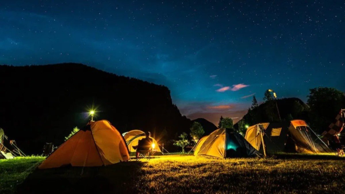 उत्तराखंड - अब बुग्यालों में रात बिता सकेंगे पर्यटक, सुप्रीम कोर्ट ने नाईट स्टे पर लगी रोक हटाई