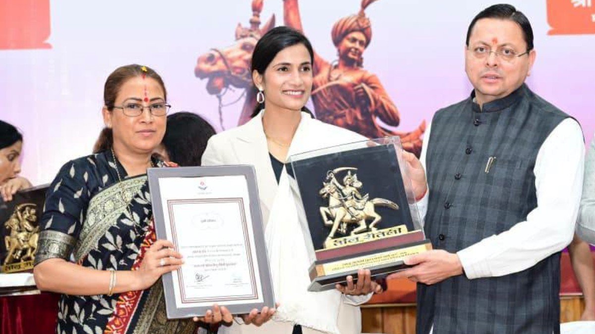 सीएम धामी का बड़ा ऐलान: तीलू रौतेली पुरस्कार और आंगनबाड़ी सम्मान राशि में हुई भारी बढ़ोतरी