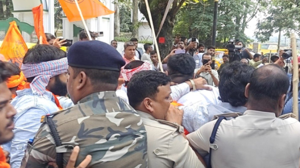 झारखंड में JPSC-JSSC परीक्षा को लेकर बवाल, ABVP छात्रों का विधानसभा मार्च; पुलिस कार्रवाई के बाद बढ़ा तनाव
