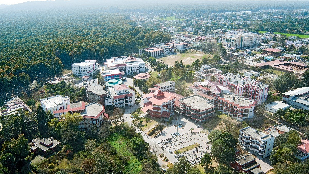Dehradun - ग्राफिक एरा यूनिवर्सिटी के छात्र की संदिग्ध मौत, हॉस्टल के कमरे में लटका मिला 19 वर्षीय निखिल