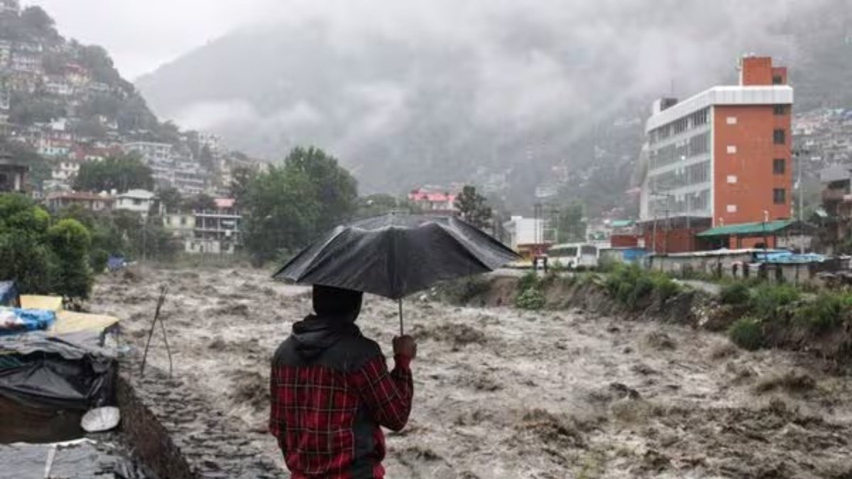 Uttarakhand Weather News : अभी कुछ दिन और नहीं थमेगा बारिश का दौर, 8 जिलों के लिए मौसम विभाग का येलो अलर्ट
