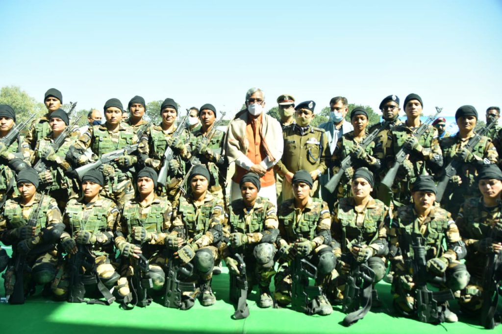 उत्तराखंड पुलिस में महिला कमांडो दस्ता तैयार, CM रावत ने किया शुभारंभ