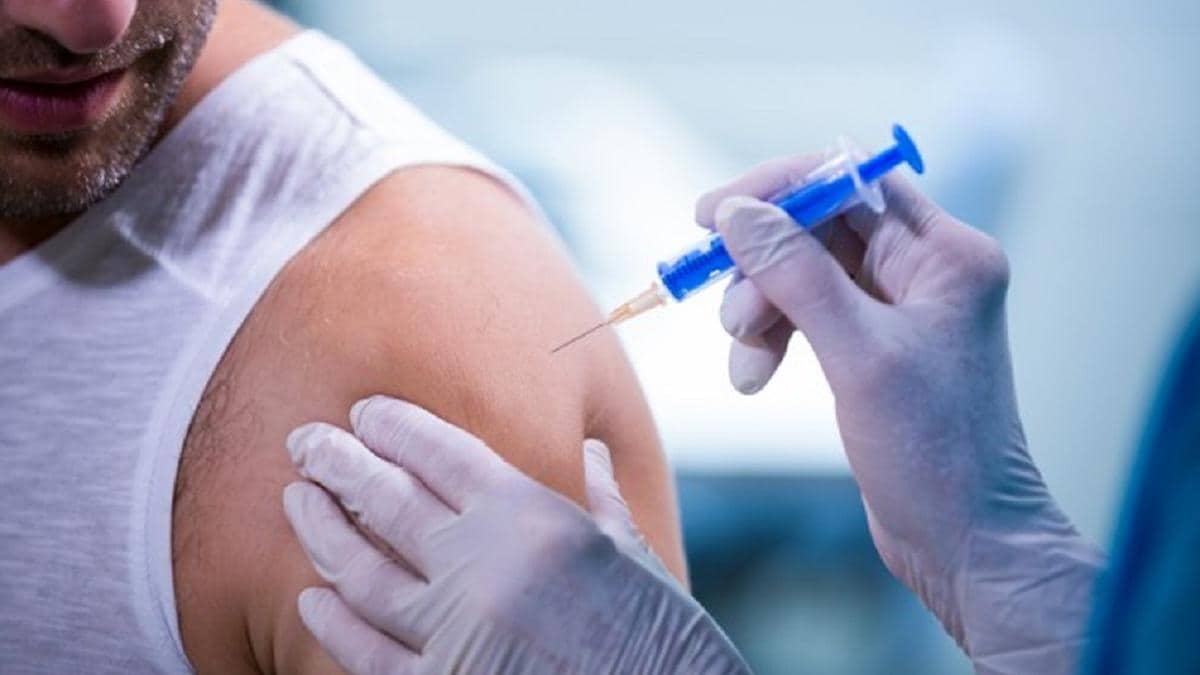  कोरोना टीका लगाने के बजाए सिरिंज चुभाकर निकाल लेती थी नर्स‚ पढ़ें पूरी खबर | Nation One