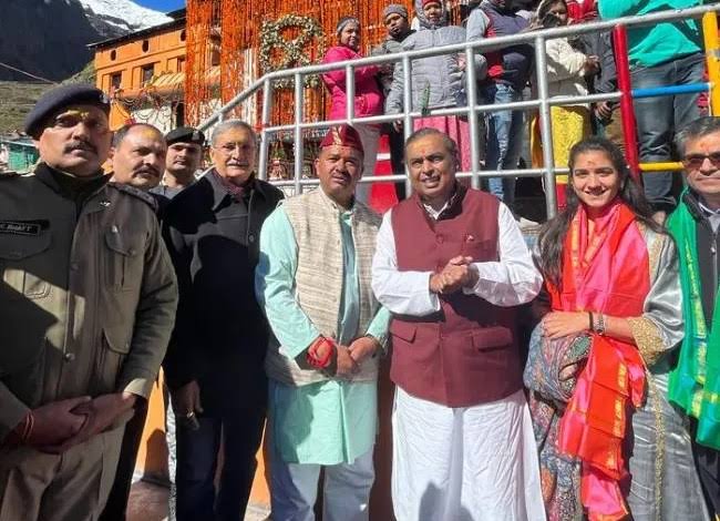  Uttarakhand : सुबह-सुबह बद्रीनाथ धाम पहुंचे मुकेश अंबानी, दान किए पांच करोड़ रुपए | Nation One
