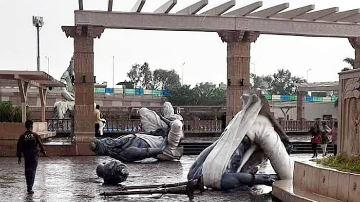  जरा सी आंधी और पानी में तबाह हो गया उज्जैन का Mahakal Lok, टूट कर गिरीं मूर्तियां | Nation One
