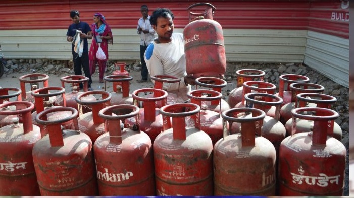  NEWS : लोगों को फिर लगा महंगाई का झटका, LPG गैस सिलेंडर के दाम में बढ़ोतरी | Nation One