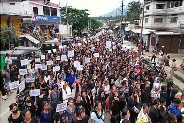  Manipur : प्रदर्शन के दौरान महिलाओं की पुलिस से झड़प, दरिंदगी केस में 5 आरोपी गिरफ्तार | Nation One