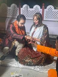  French Couple ने मोहब्बत की नगरी आगरा में हिंदू रीति रिवाज से रचाई शादी